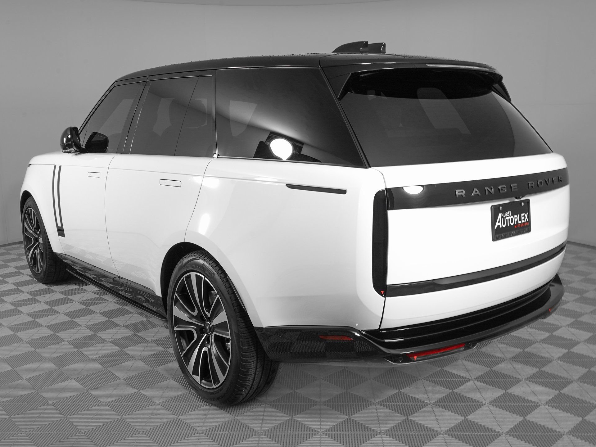 Used 2025 Land Rover Range Rover SE image 7