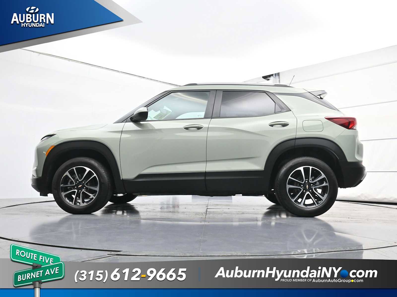 Used 2025 Chevrolet TrailBlazer LT w/ LT Cold Weather Package AWD/4WD image 23