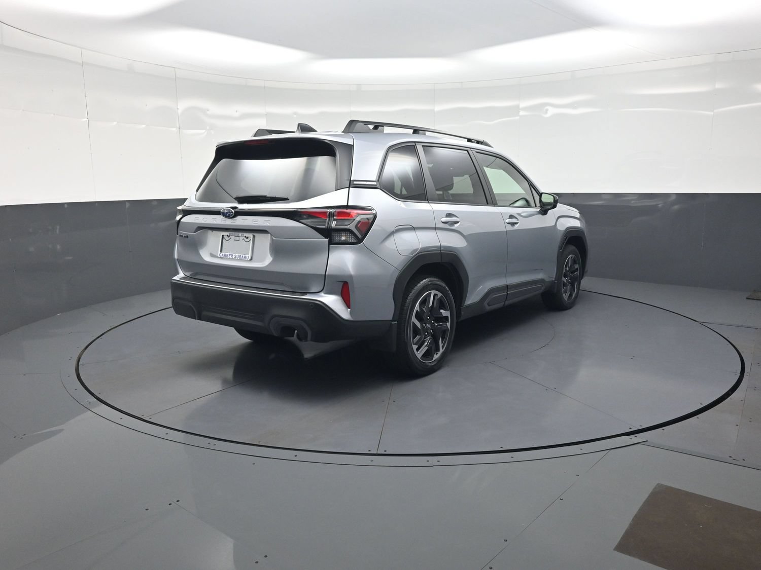 Used 2025 Subaru Forester Limited AWD/4WD image 3
