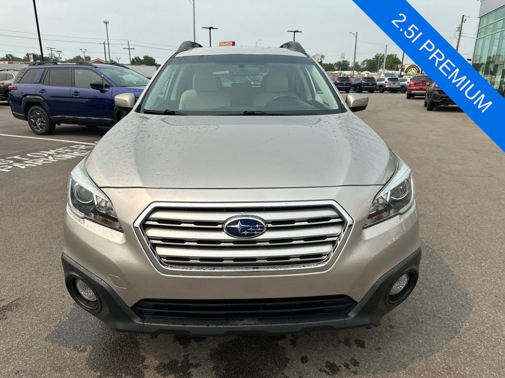 Used 2017 Subaru Outback 2.5i Premium AWD/4WD image 2