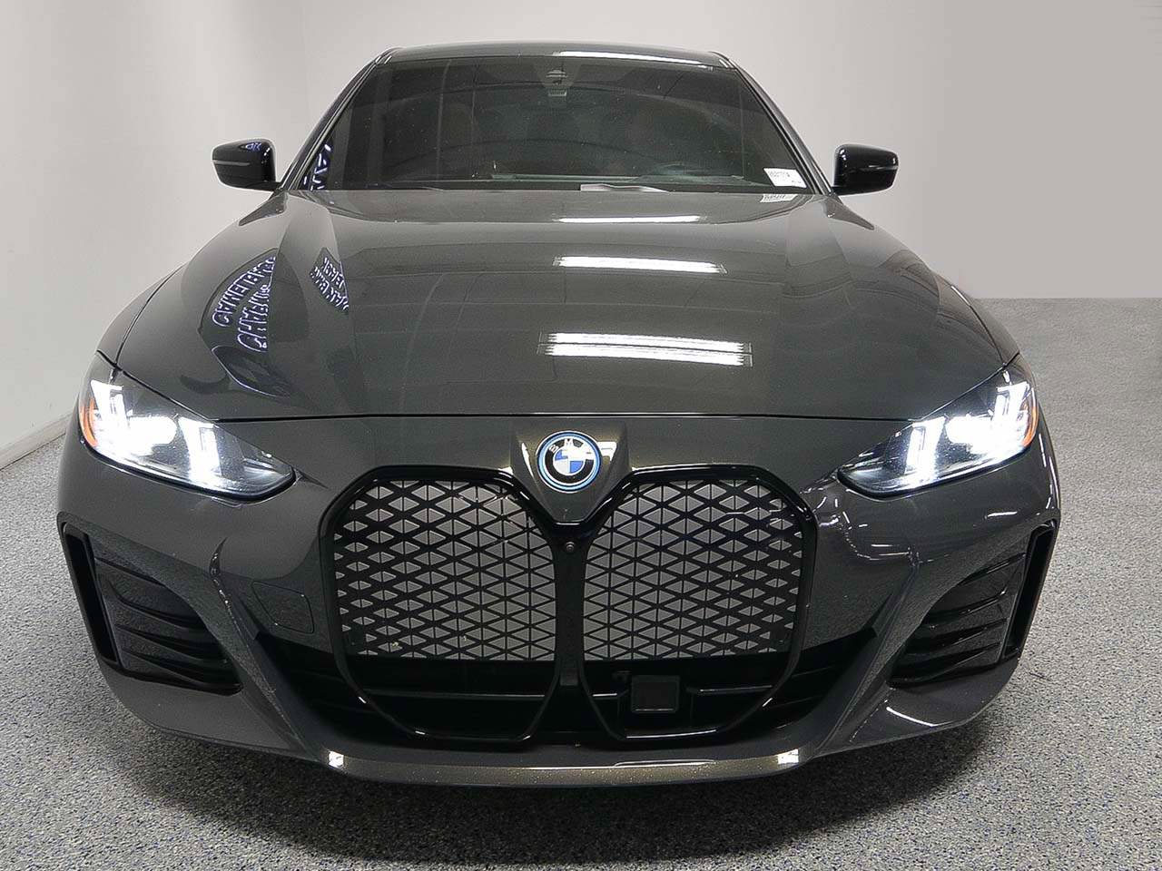 Used 2025 BMW i4 eDrive40 w/ M Sport Package RWD image 2