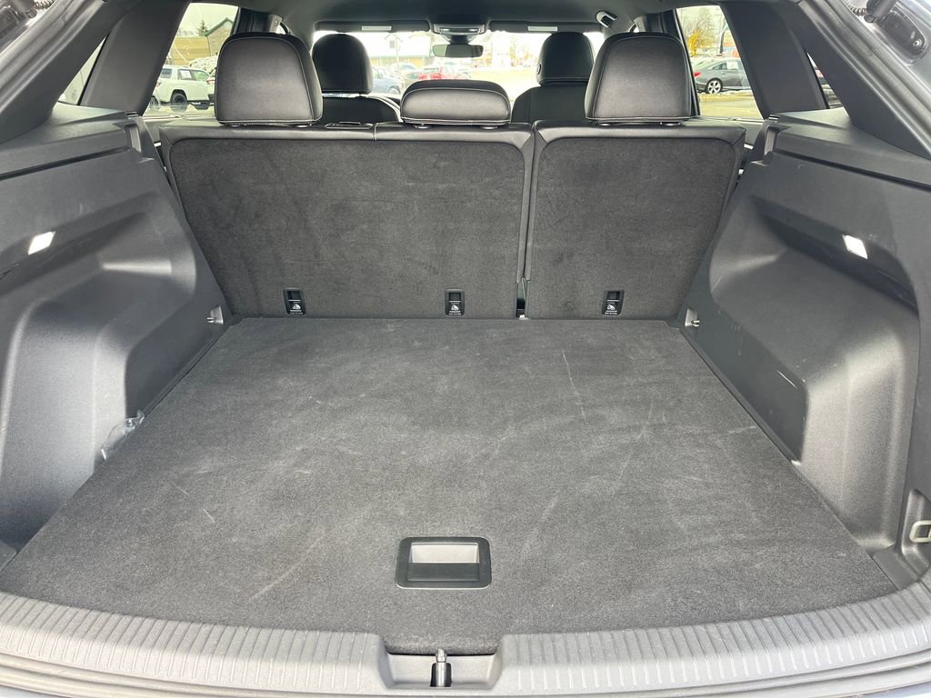 Used 2025 Volkswagen Atlas Cross Sport SE image 22