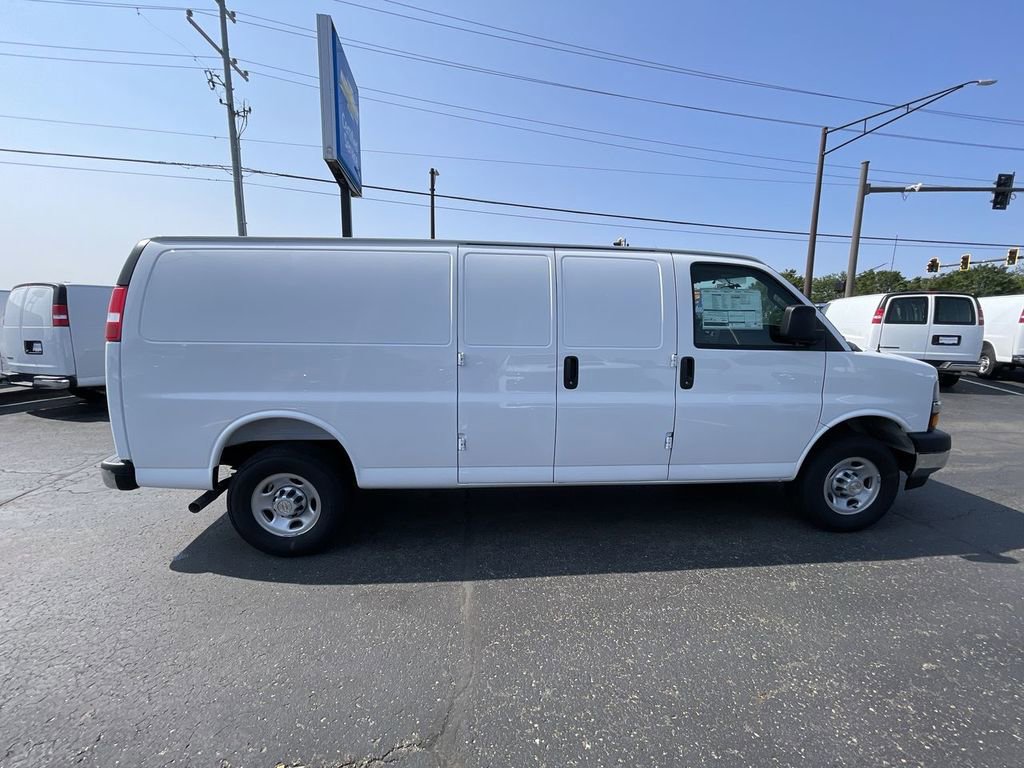 New 2025 Chevrolet Express 3500 Extended w/ Driver Convenience Package RWD image 5