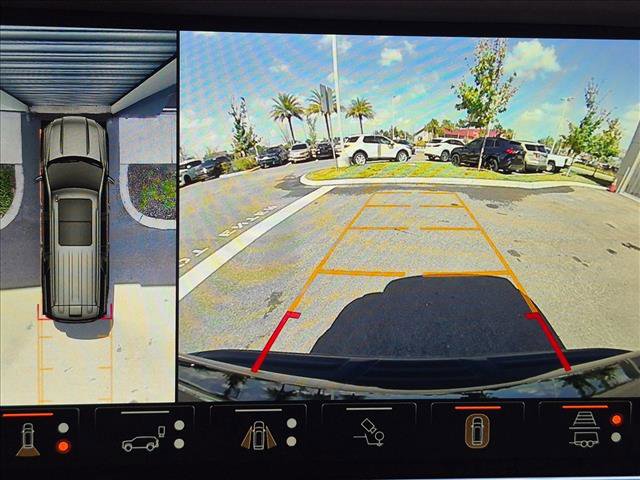 Used 2024 GMC Yukon Denali w/ Advanced Technology Package image 13