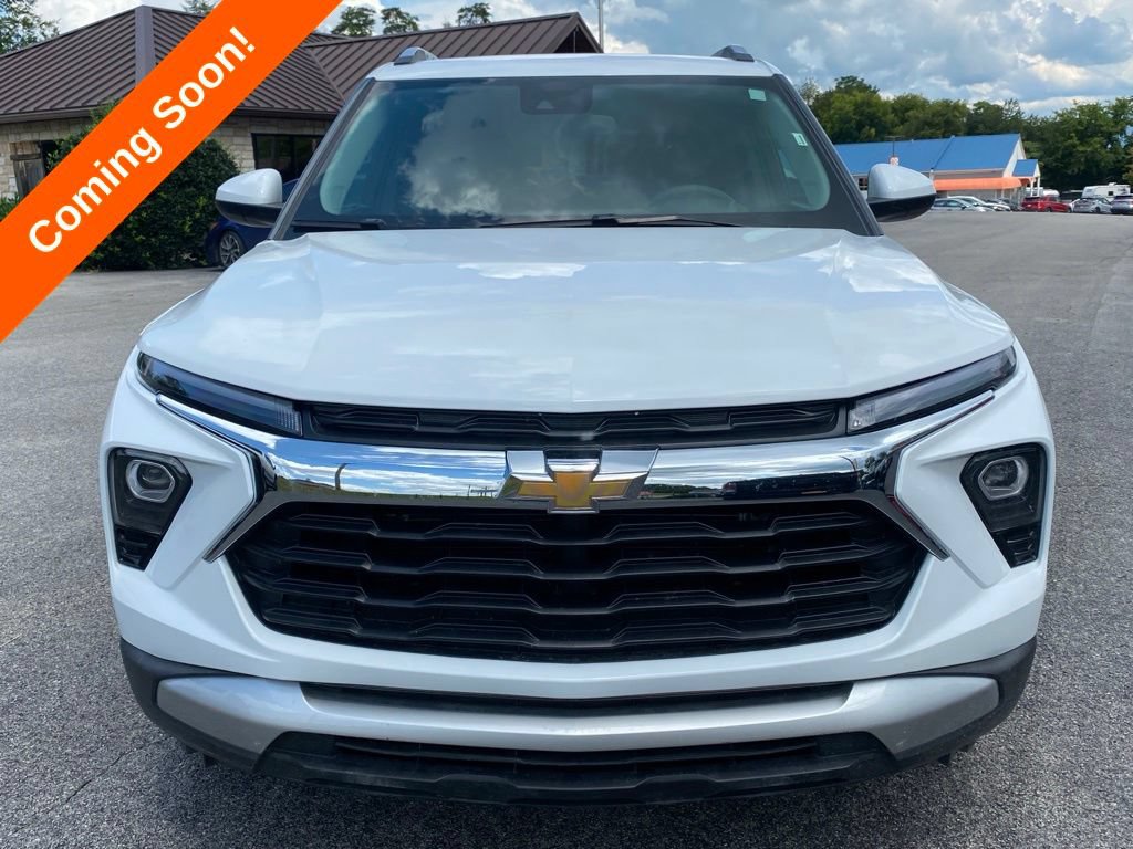 Used 2026 Chevrolet TrailBlazer LT FWD image 2
