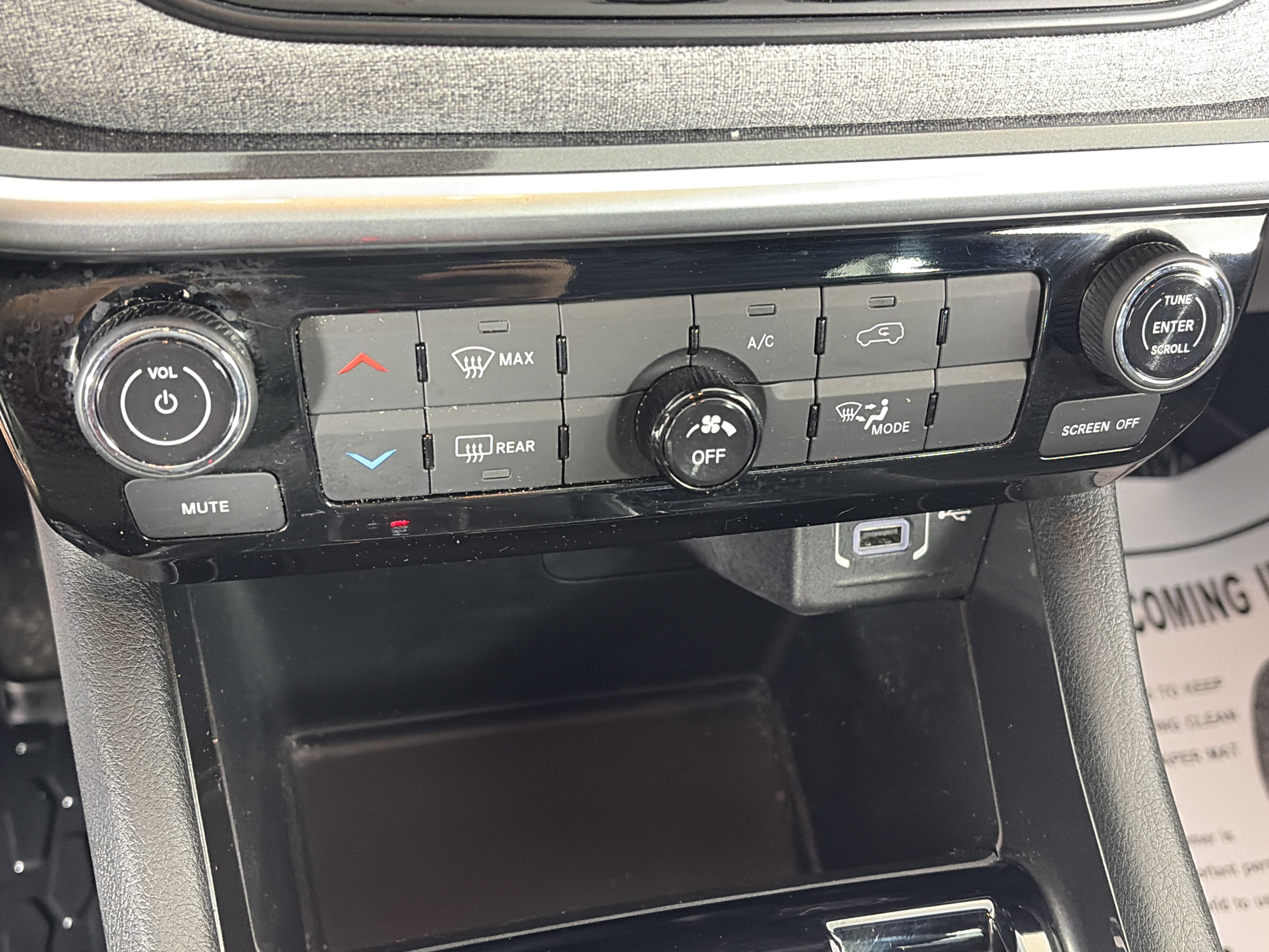 Used 2023 Jeep Compass Latitude AWD/4WD image 22