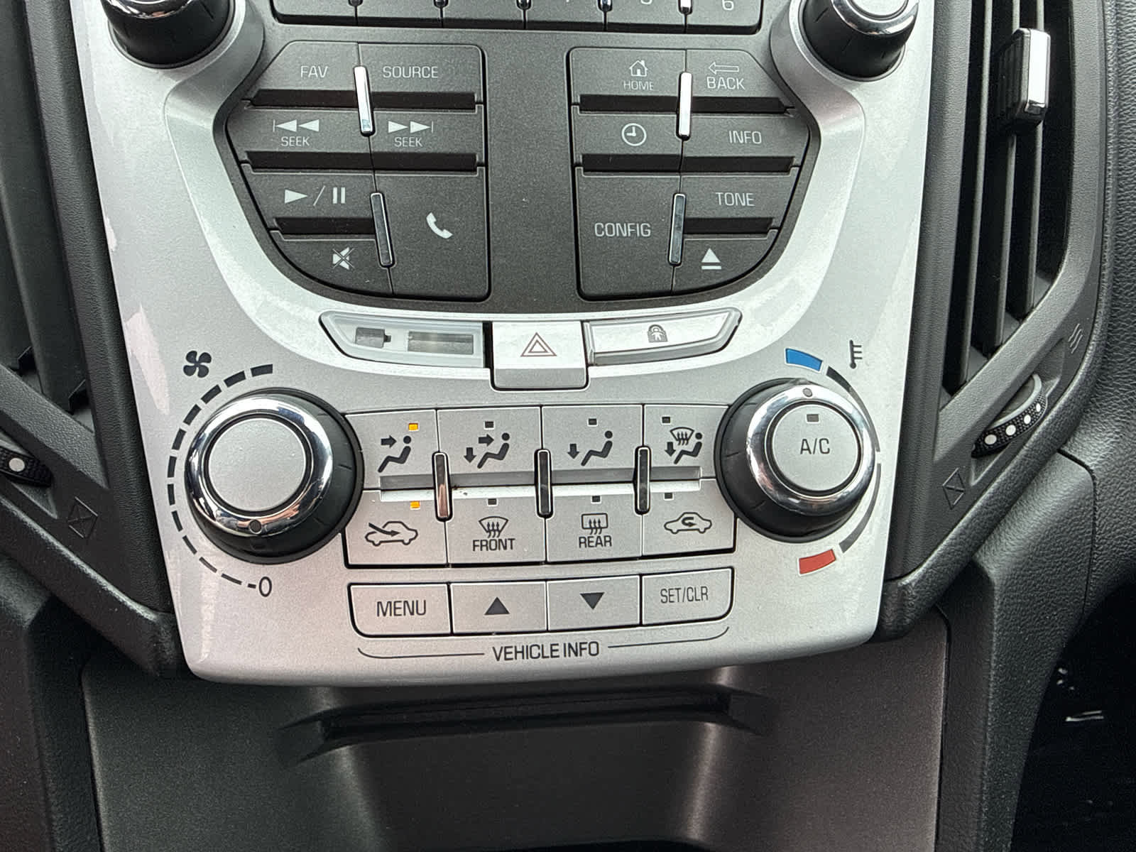 Certified 2015 Chevrolet Equinox LT FWD image 19