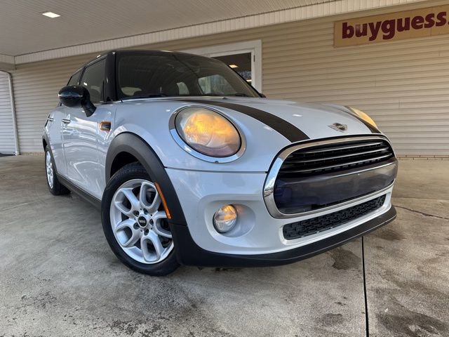Used 2016 MINI Cooper 4-Door Hardtop image 2