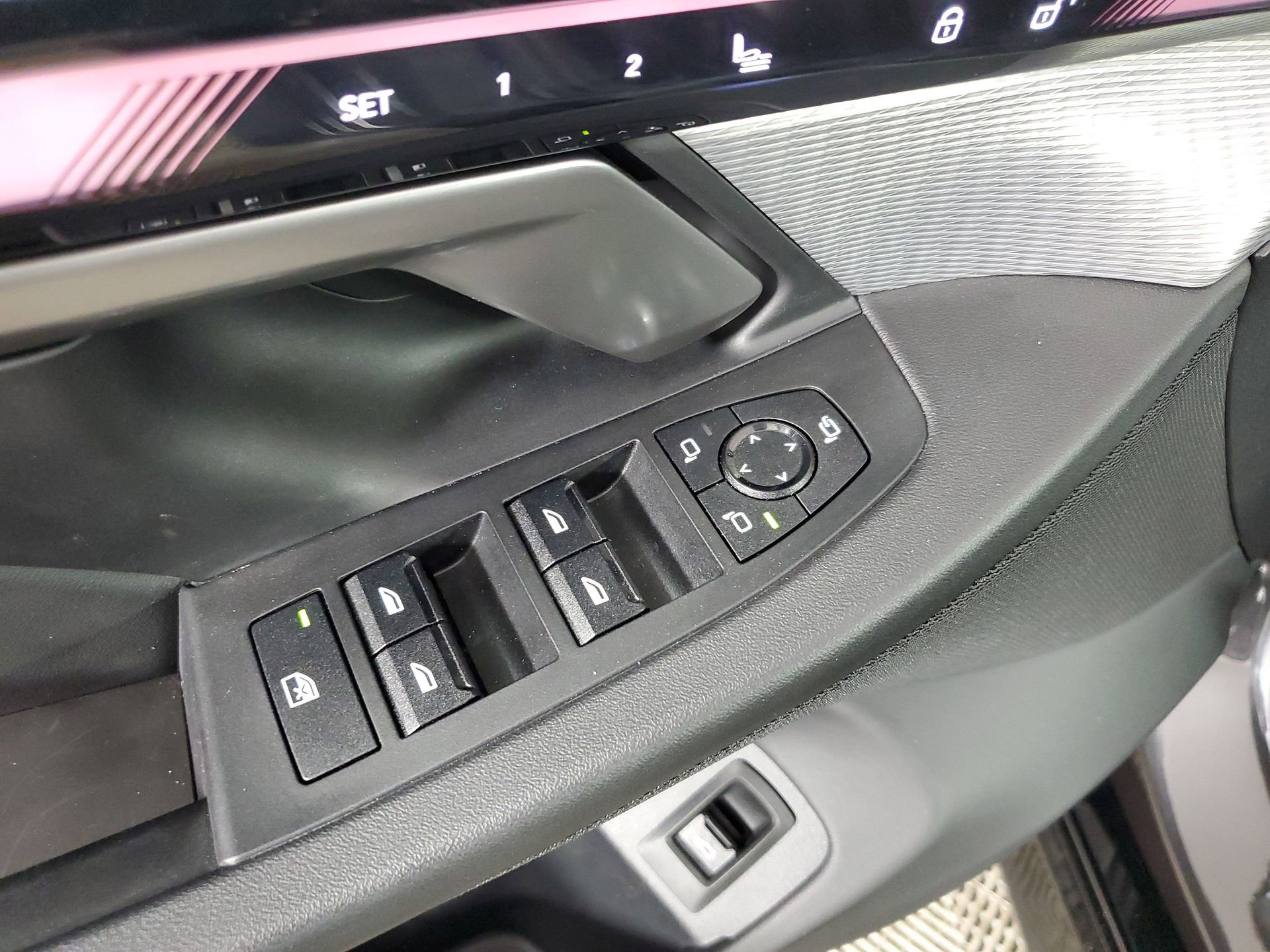 Used 2024 BMW 540i xDrive image 30