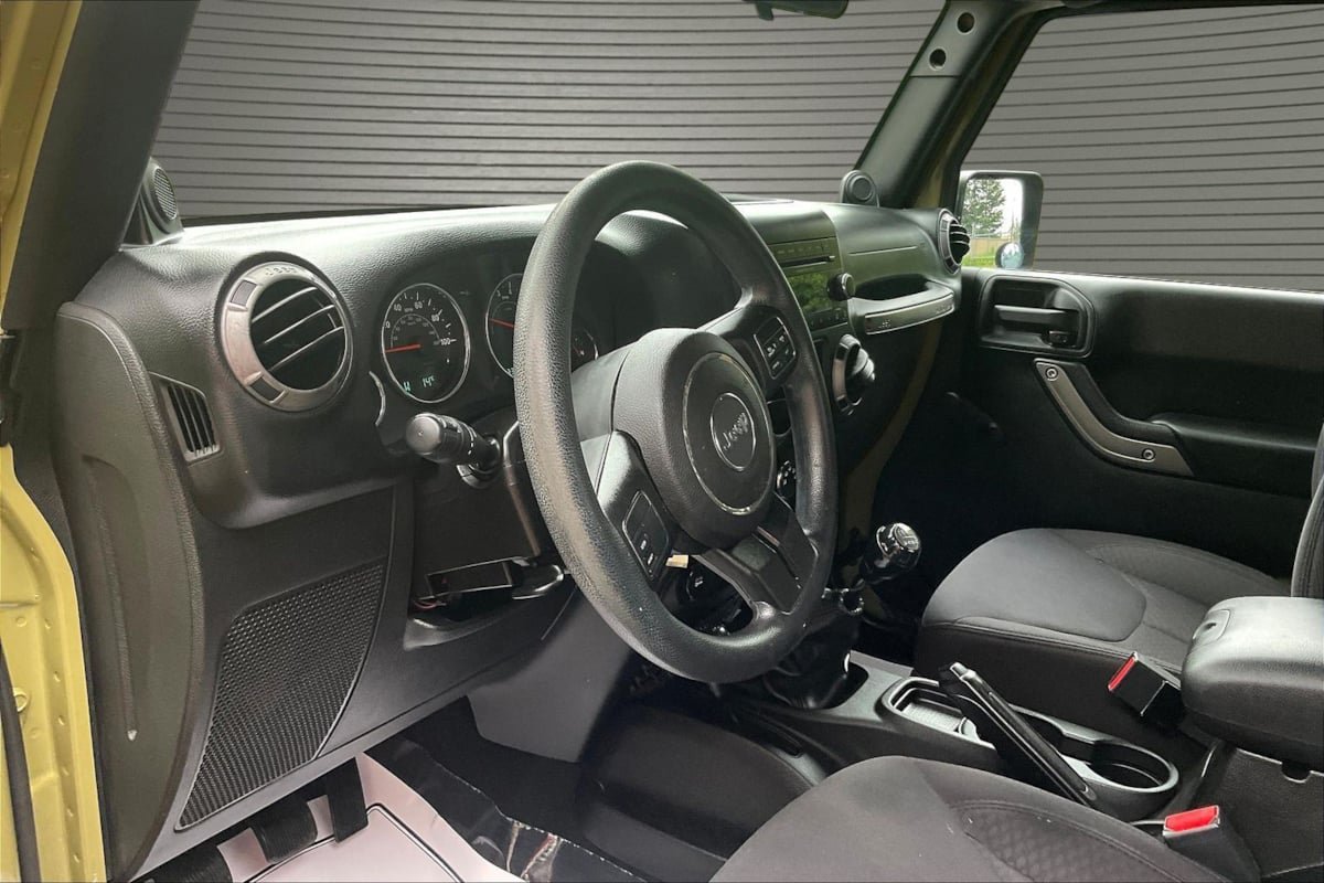 Used 2013 Jeep Wrangler Sport AWD/4WD image 16