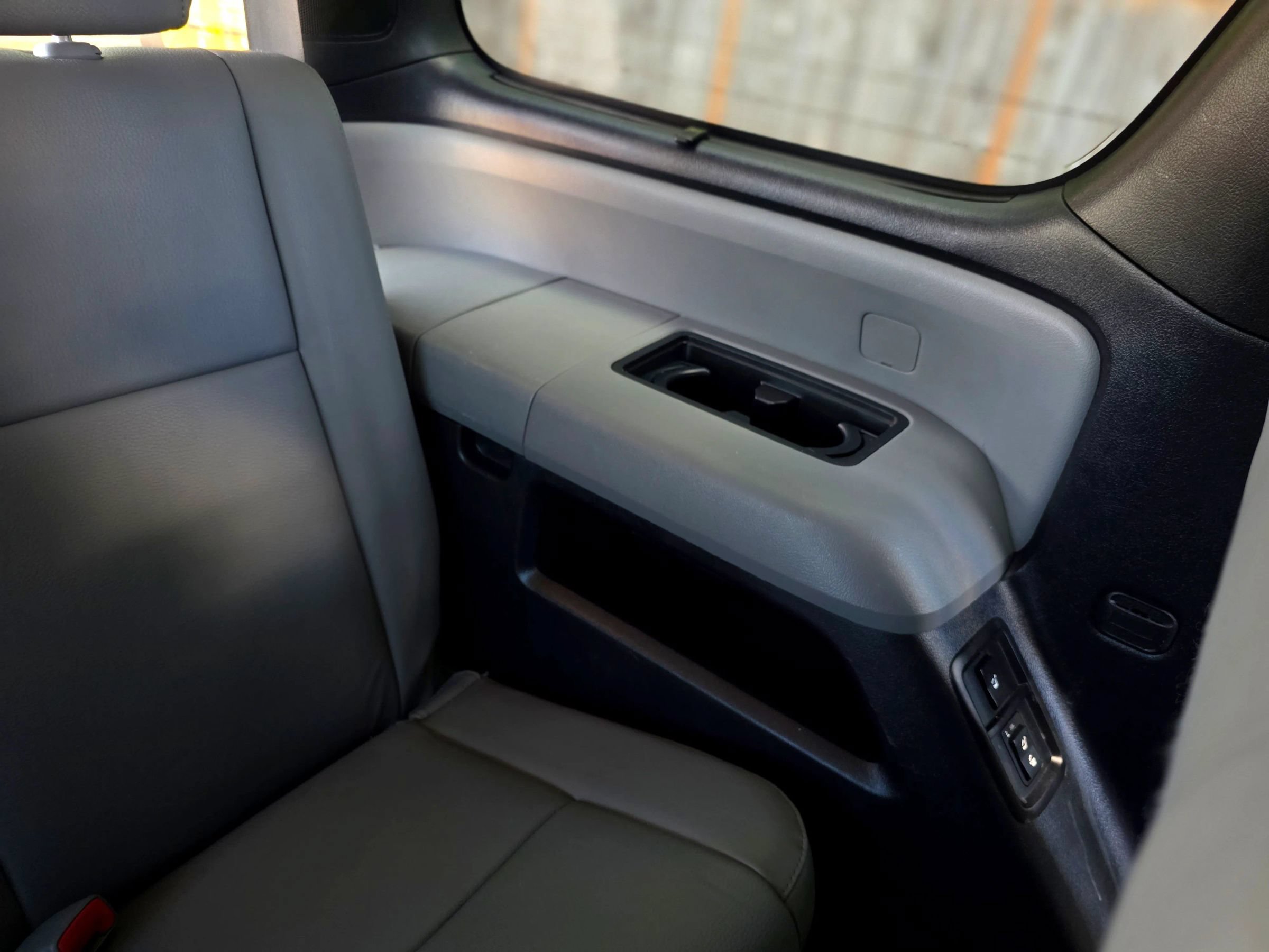Used 2011 Toyota Sequoia Limited AWD/4WD image 47