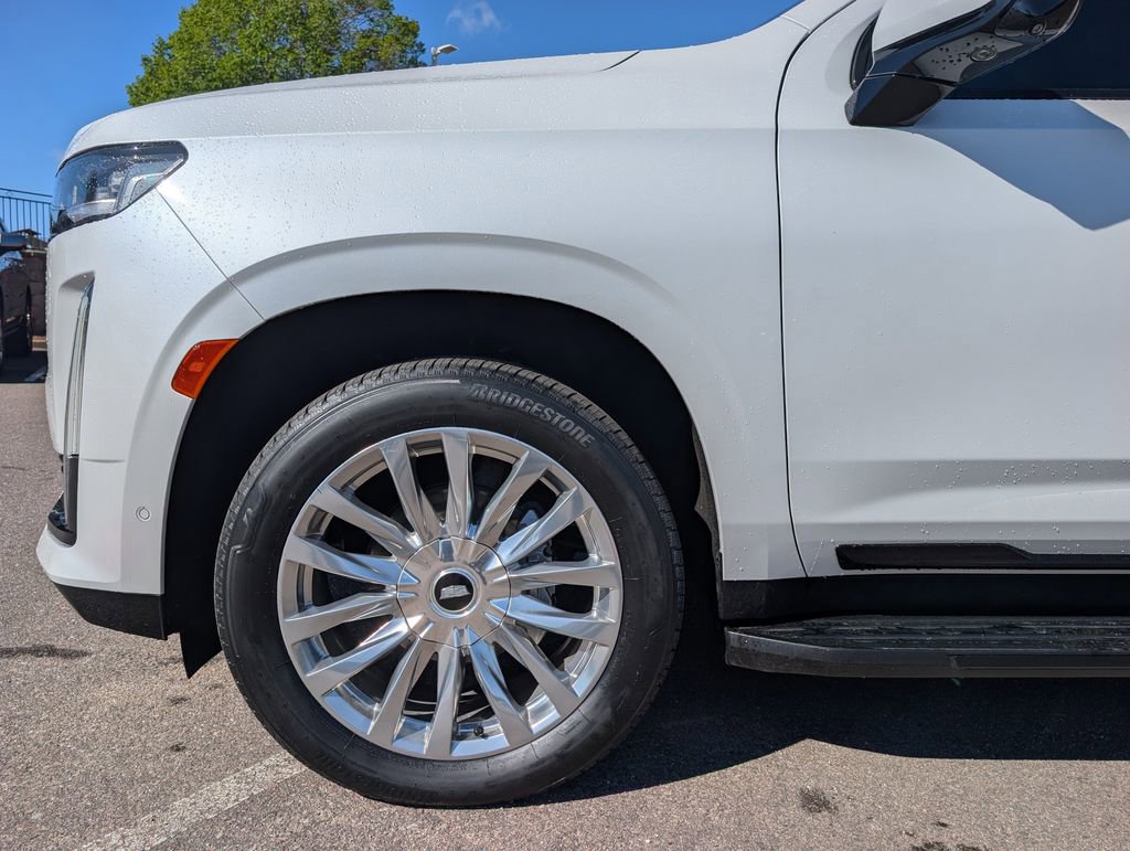 Used 2023 Cadillac Escalade ESV Premium Luxury w/ LPO, Floor Liner Package AWD/4WD image 9