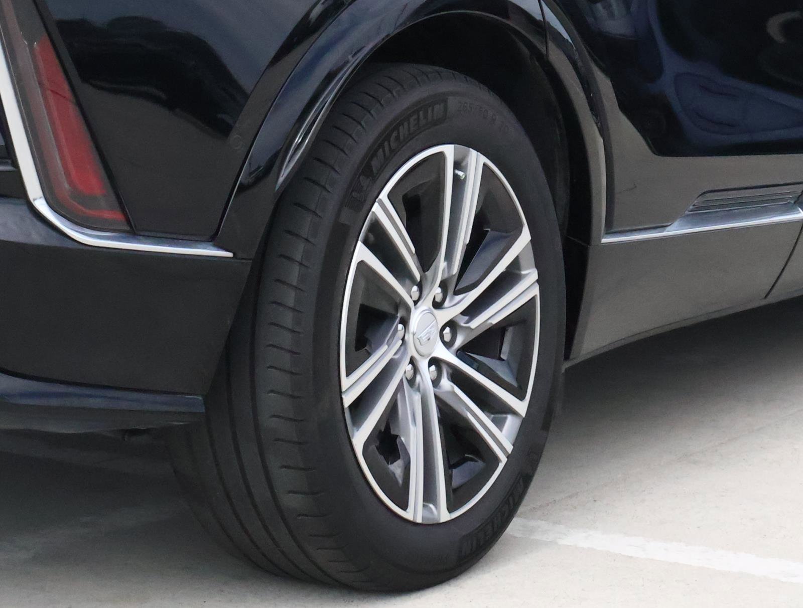 Certified 2024 Cadillac Lyriq Luxury RWD image 12