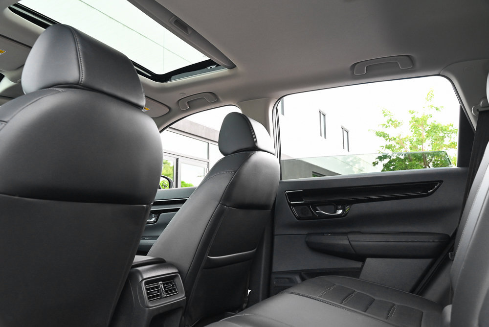 Used 2025 Honda CR-V EX-L image 8