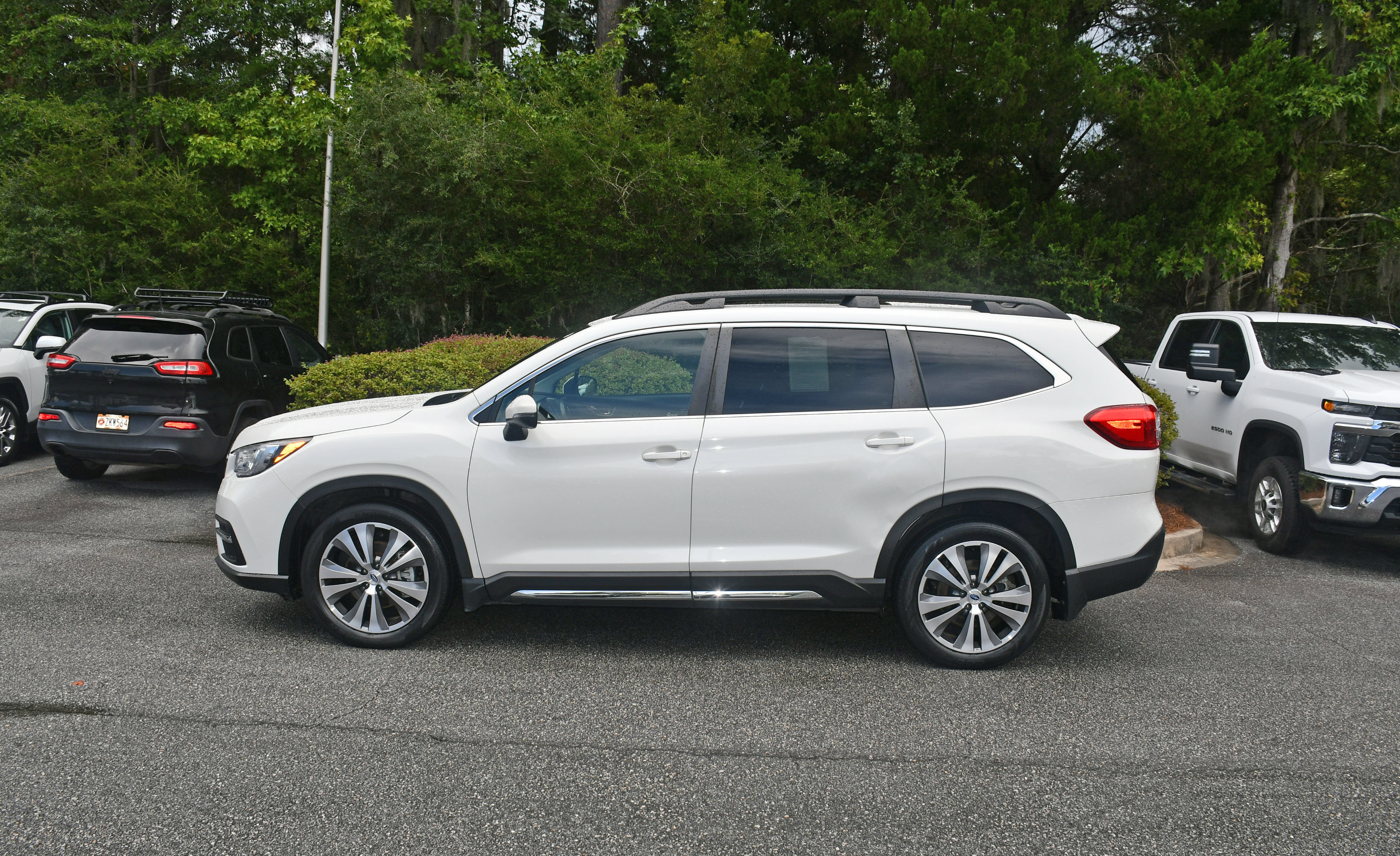 Used 2020 Subaru Ascent Limited w/ Technology Package AWD/4WD image 2