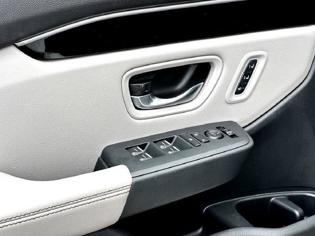 Used 2023 Honda Pilot EX-L image 11