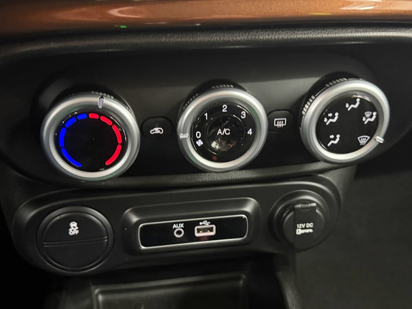 Used 2019 FIAT 500L Pop FWD image 30