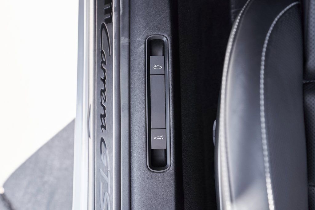 Used 2024 Porsche 911 Carrera GTS w/ Premium Package image 30