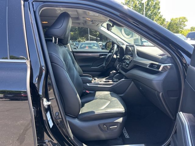 Used 2021 Toyota Highlander Platinum AWD/4WD image 19