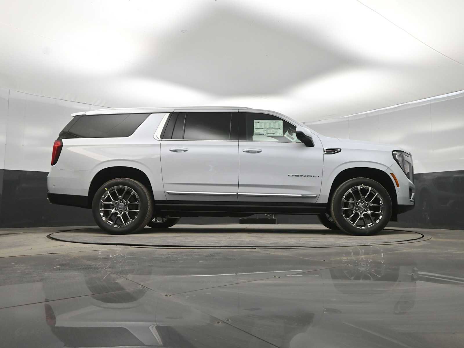 New 2026 GMC Yukon XL Denali w/ Denali Reserve Package image 37