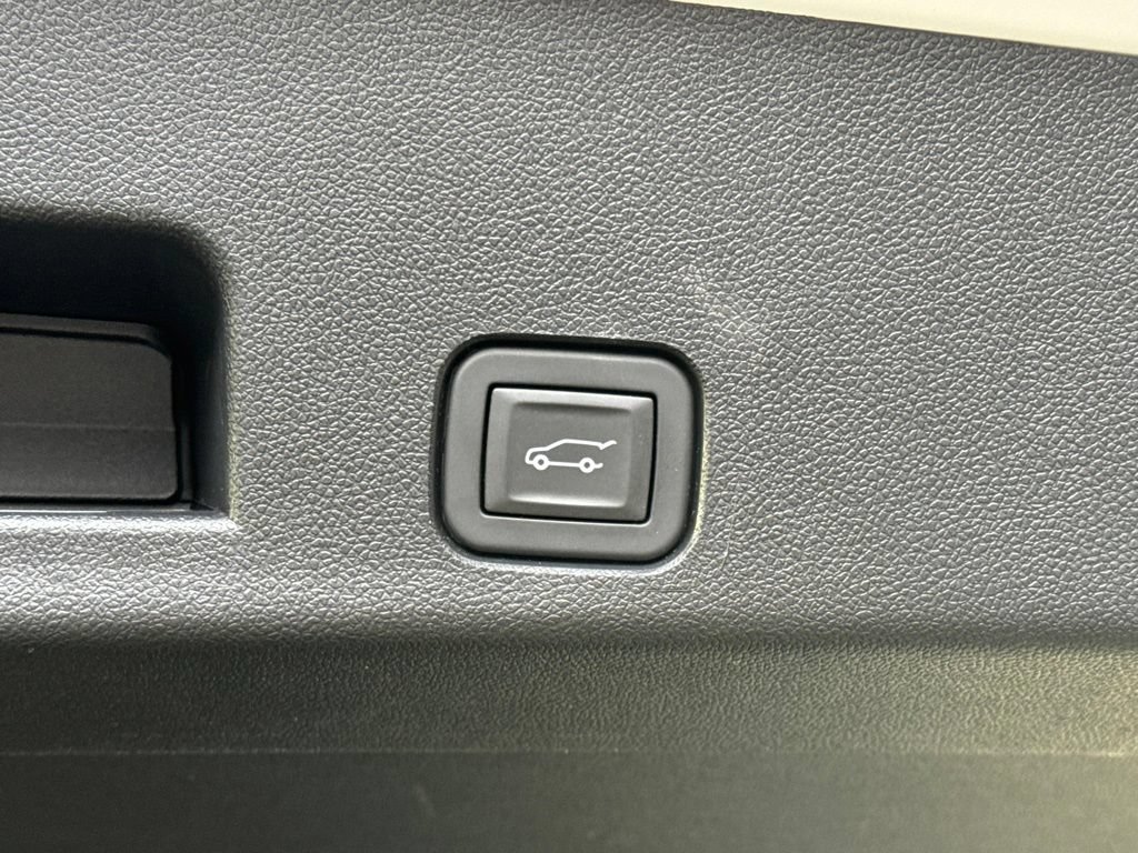 Certified 2026 Chevrolet Traverse LT AWD/4WD image 36