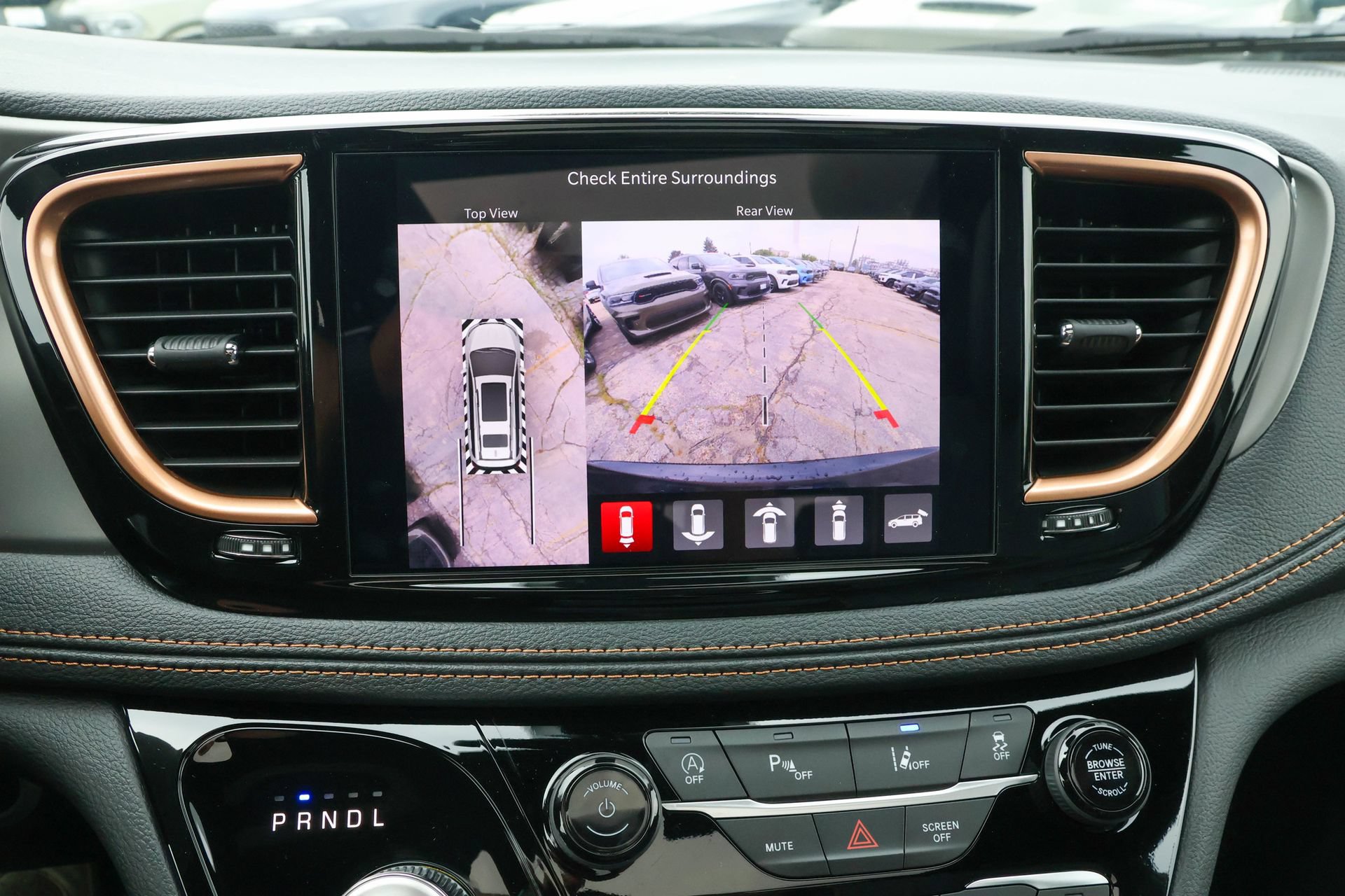 New 2027 Chrysler Pacifica Pinnacle w/ Theater Group AWD/4WD image 22
