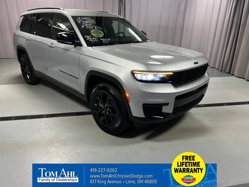 Used 2024 Jeep Grand Cherokee L Laredo image 1