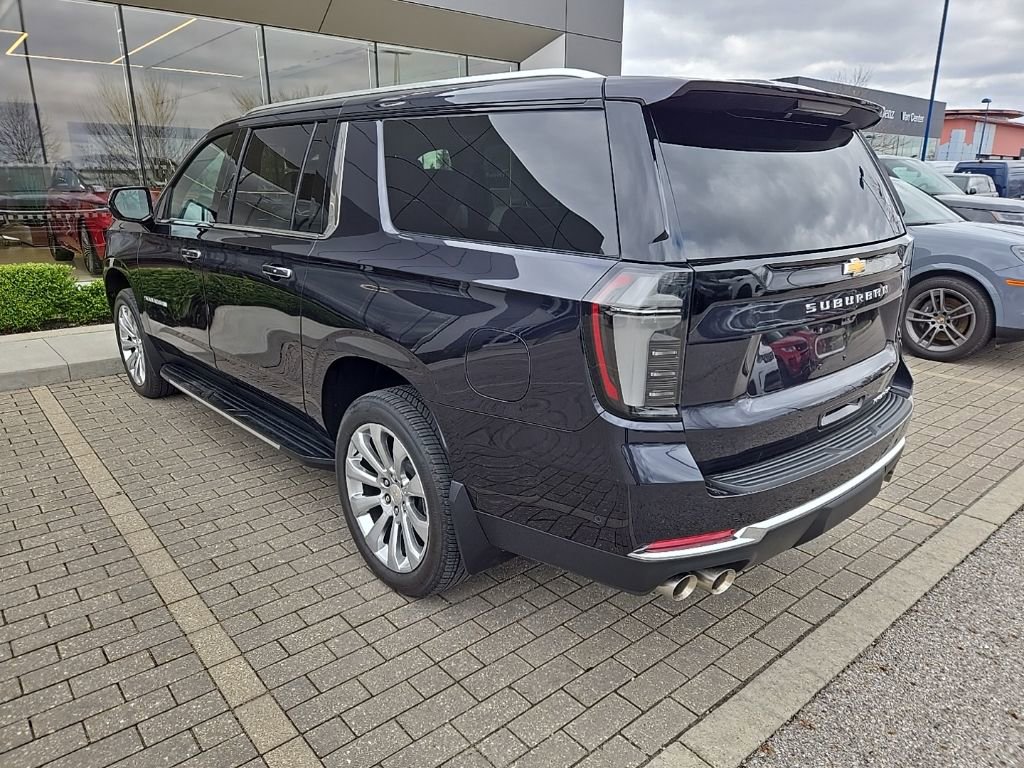 Used 2025 Chevrolet Suburban Premier image 7