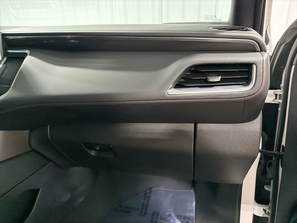 Certified 2022 Chevrolet Suburban RST w/ Luxury Package AWD/4WD image 23