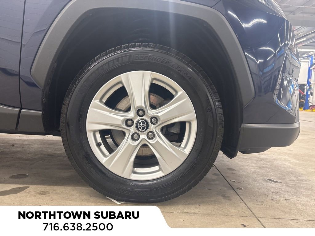 Used 2020 Toyota RAV4 XLE w/ Carpet Mat Package AWD/4WD image 26