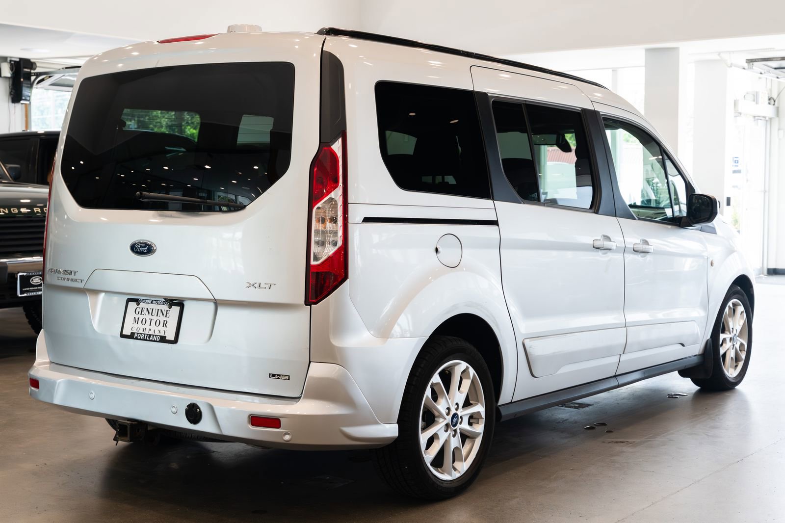 Used 2017 Ford Transit Connect XLT FWD image 4