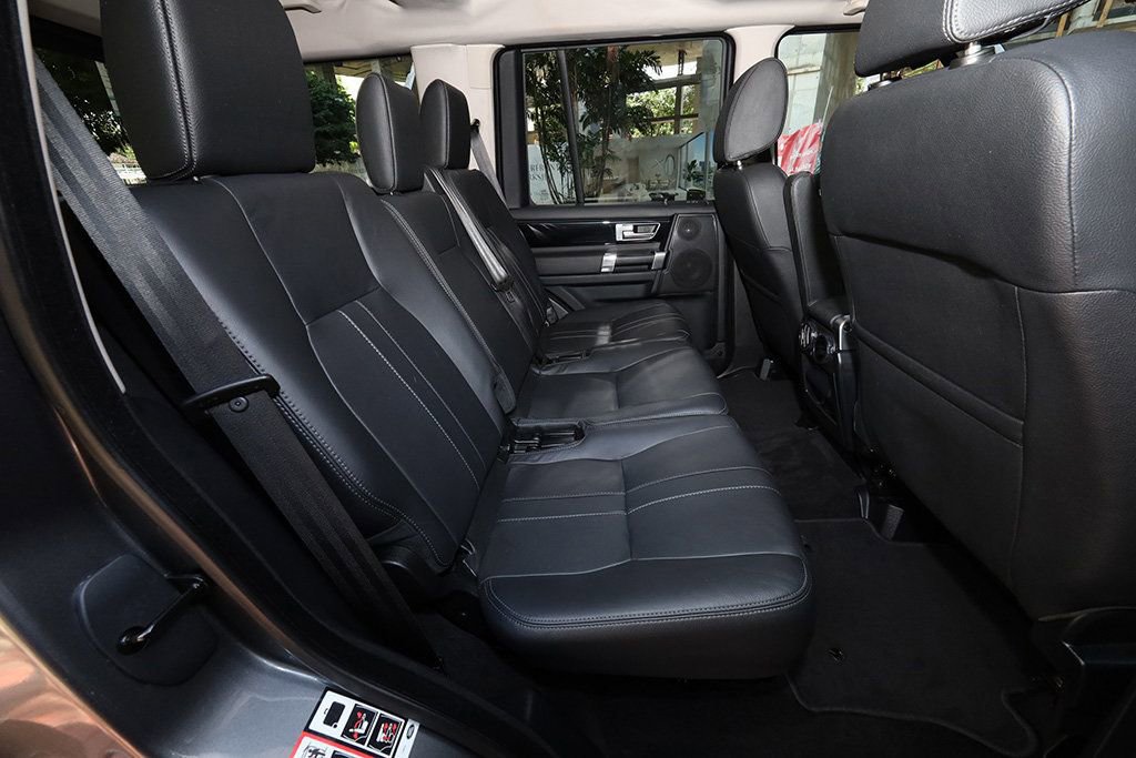 Used 2015 Land Rover LR4 HSE image 33