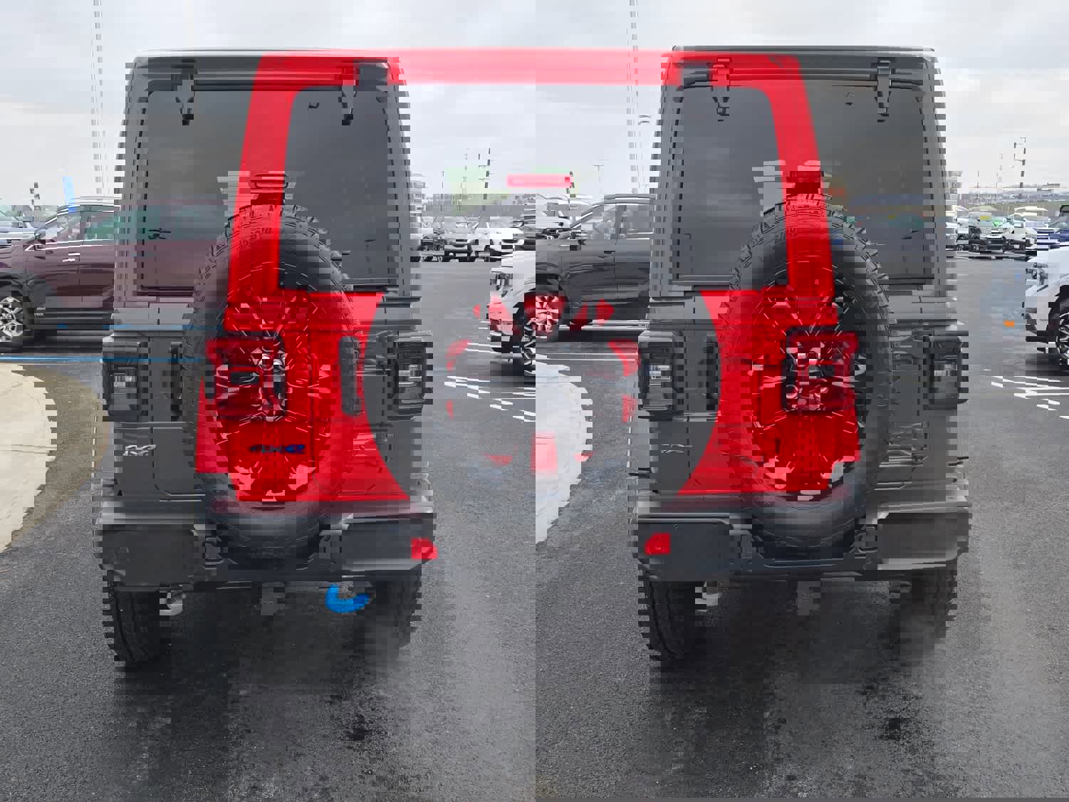 Used 2024 Jeep Wrangler Sahara w/ Technology Group image 4