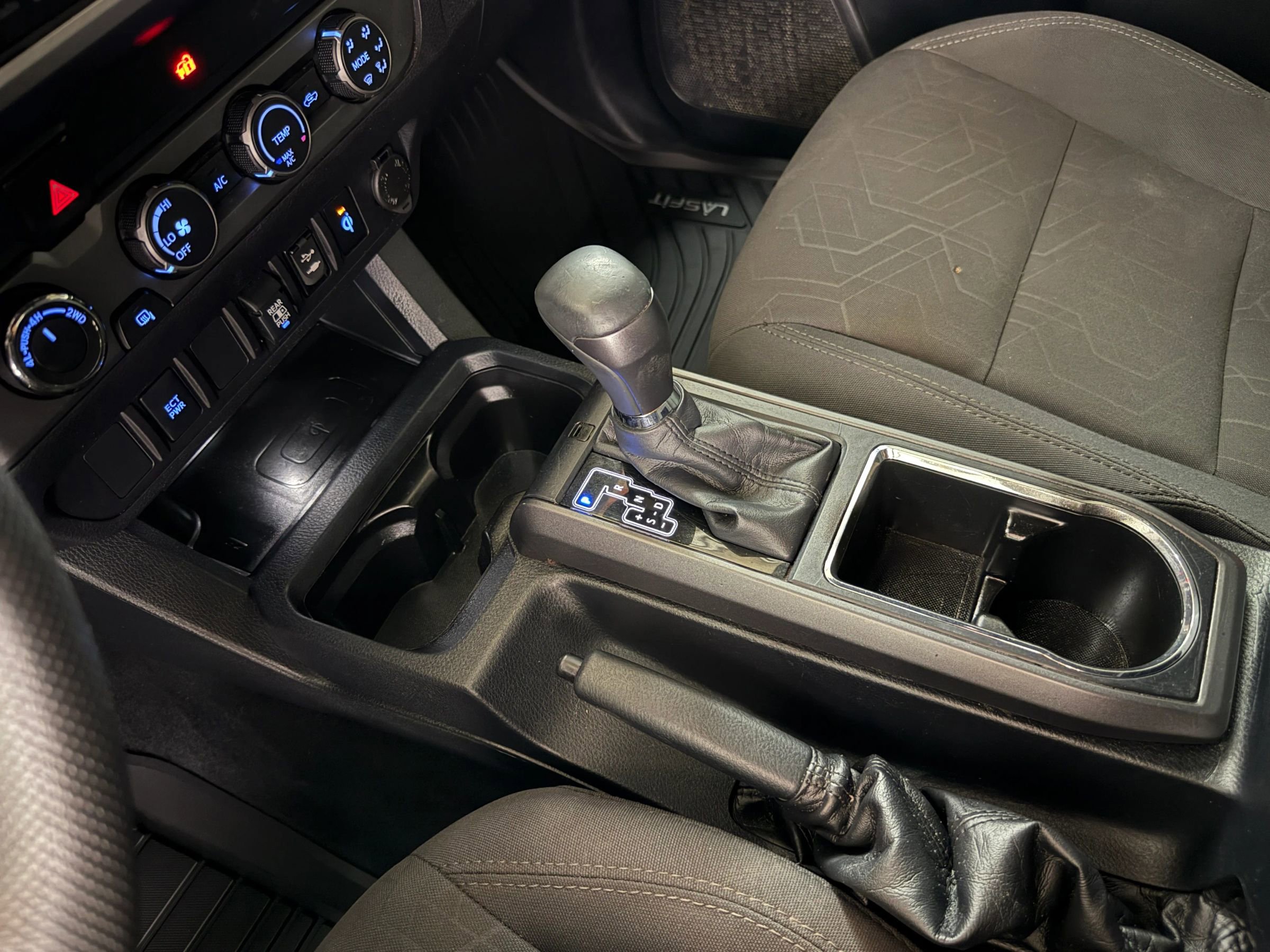 Used 2019 Toyota Tacoma TRD Sport image 34