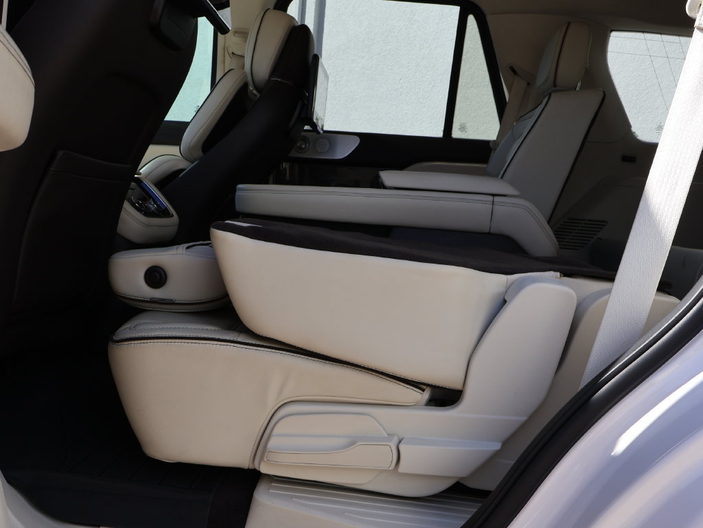 Used 2018 Lincoln Navigator Black Label w/ Cargo Package AWD/4WD image 10