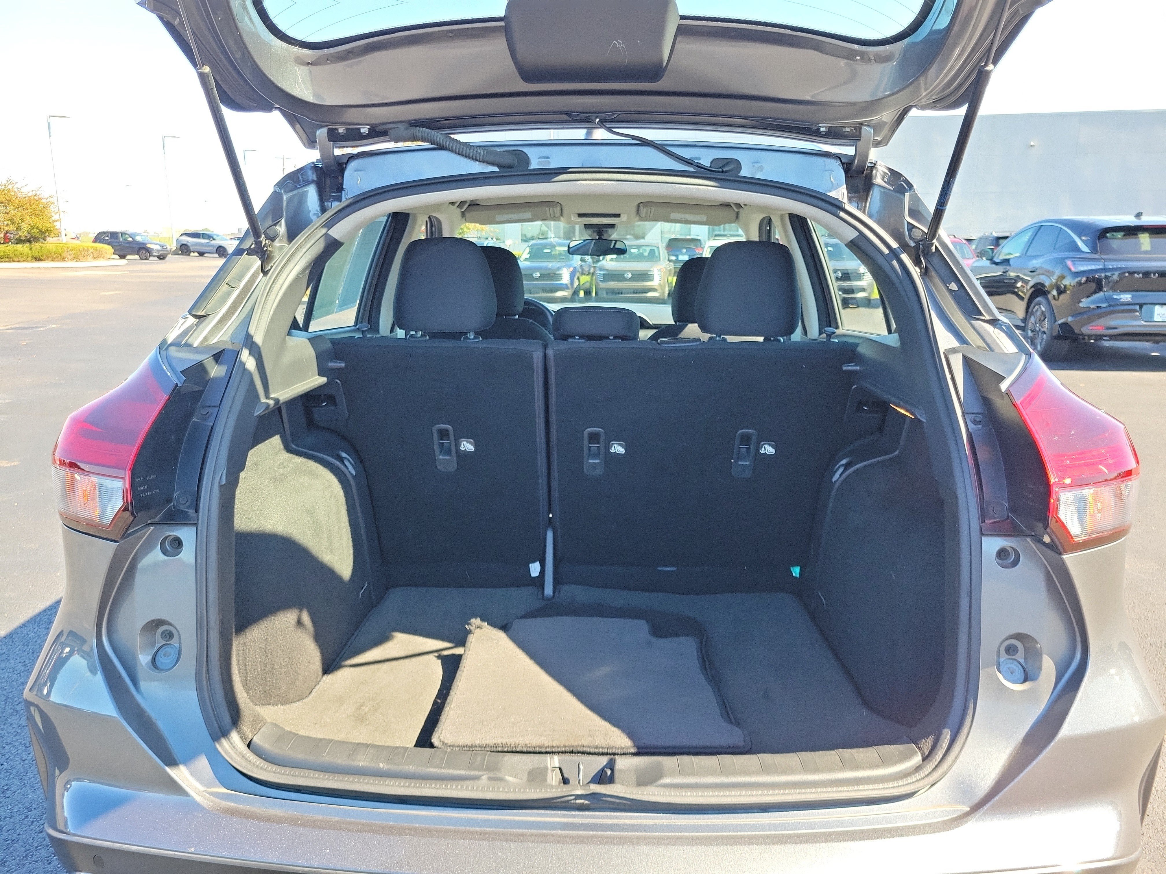 Certified 2023 Nissan Kicks SV FWD image 8