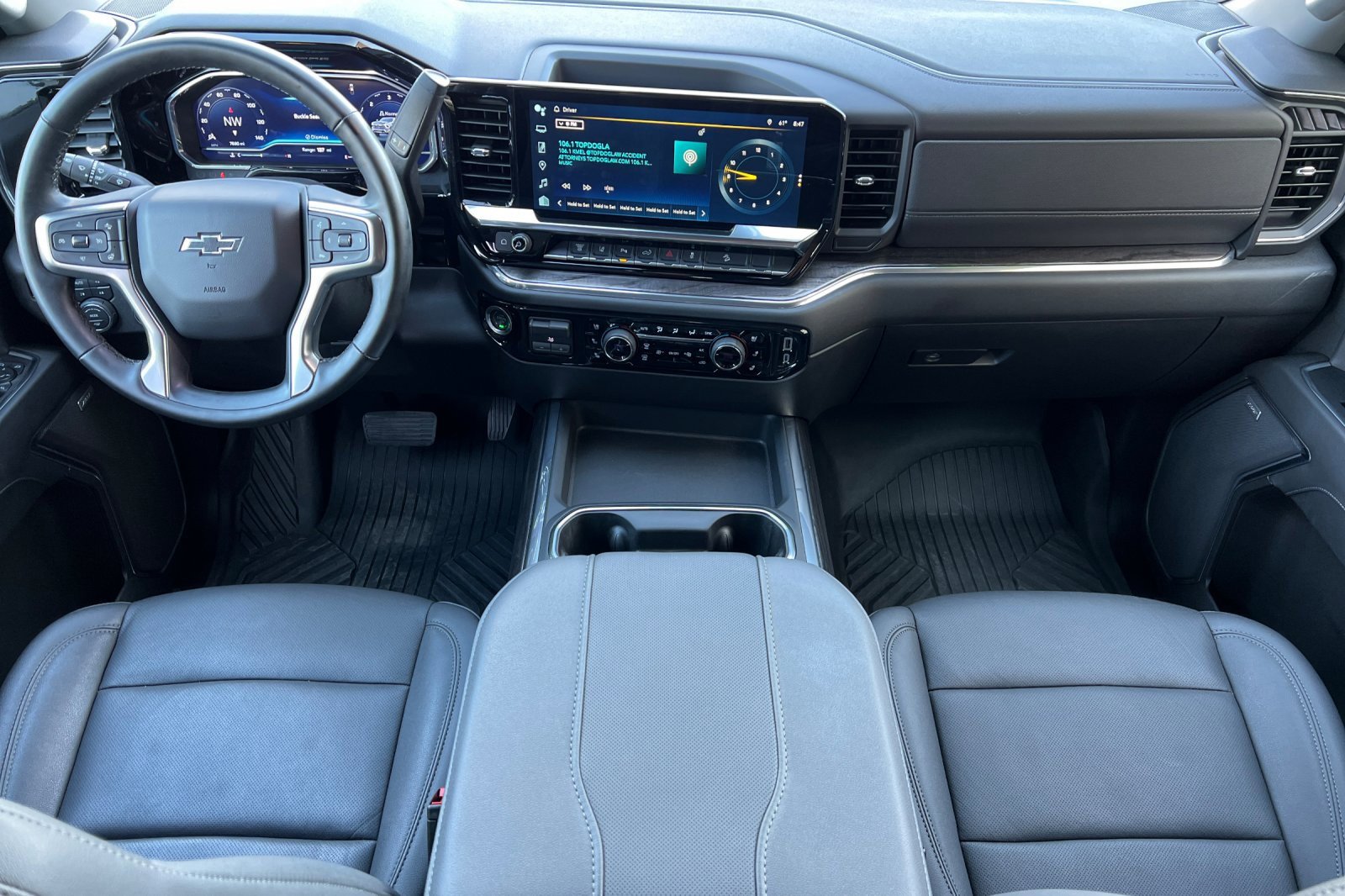 Used 2025 Chevrolet Silverado 2500 LTZ w/ LTZ Plus Package image 16