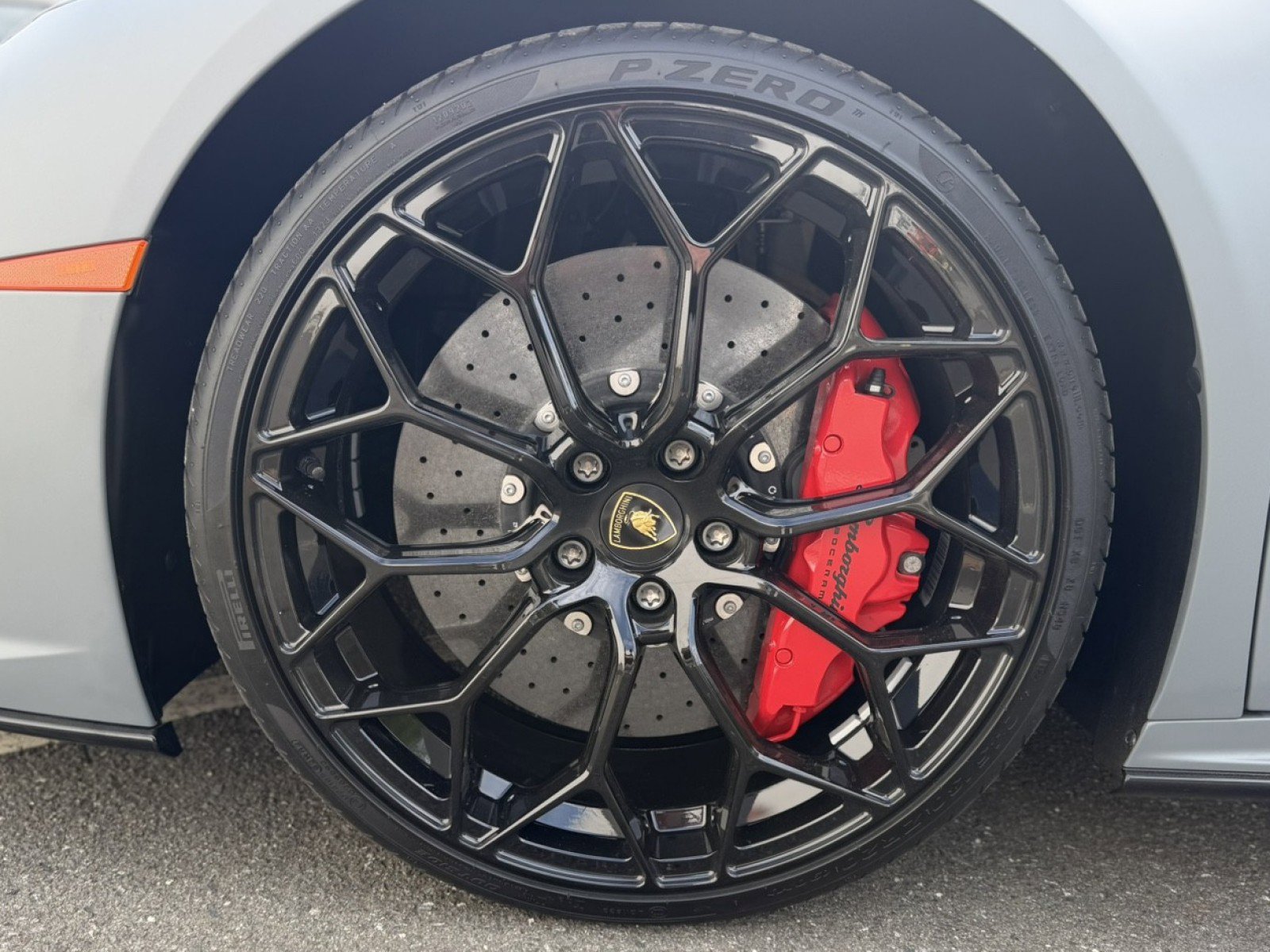 Used 2022 Lamborghini Huracan EVO image 11