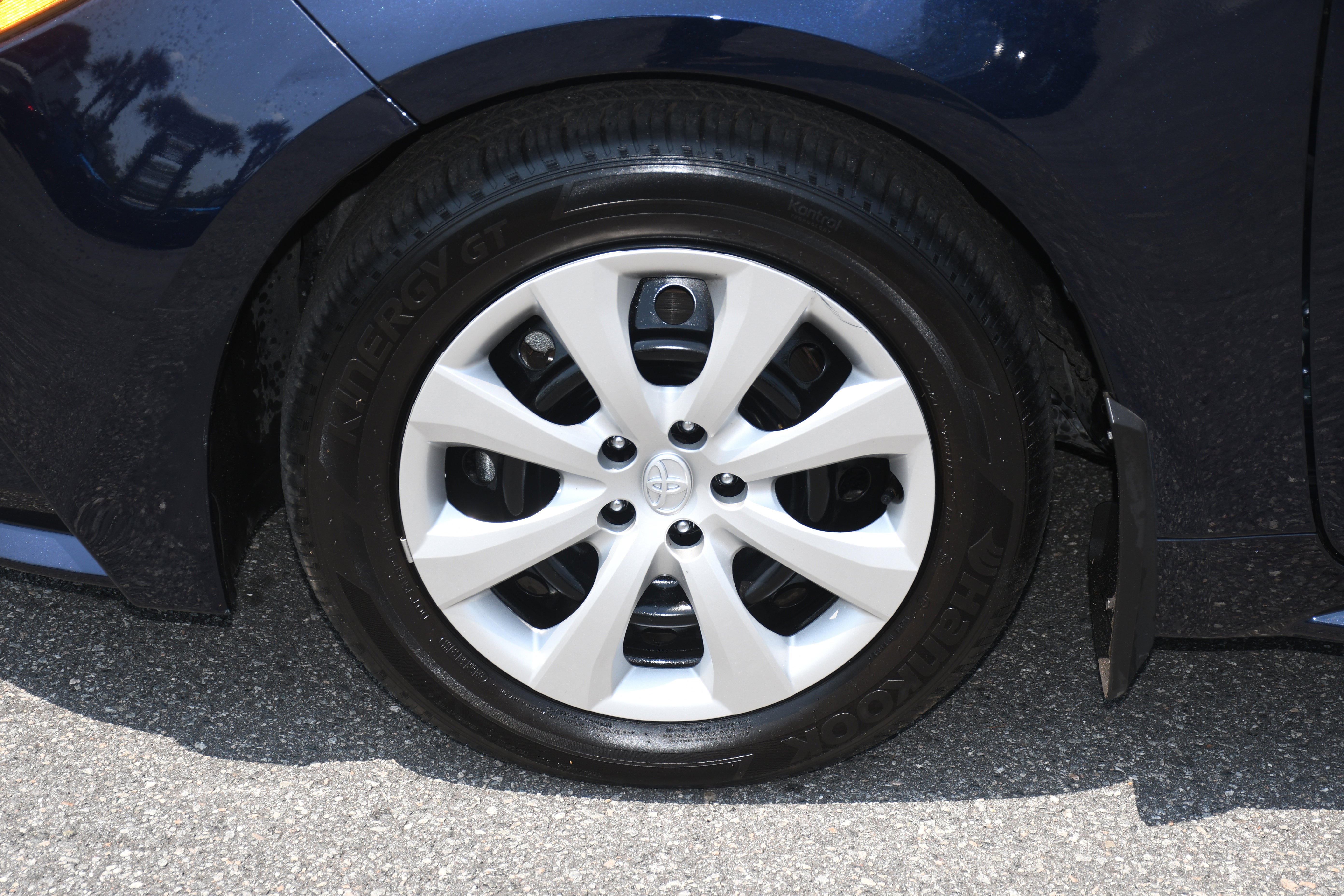 Used 2025 Toyota Corolla LE FWD image 20