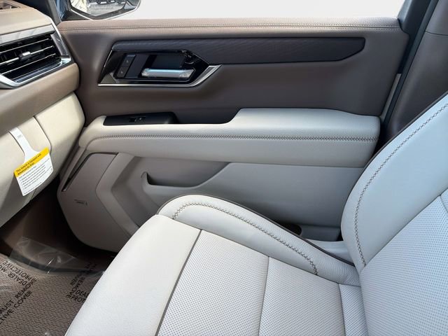 New 2026 GMC Yukon XL Denali w/ Denali Reserve Package image 24