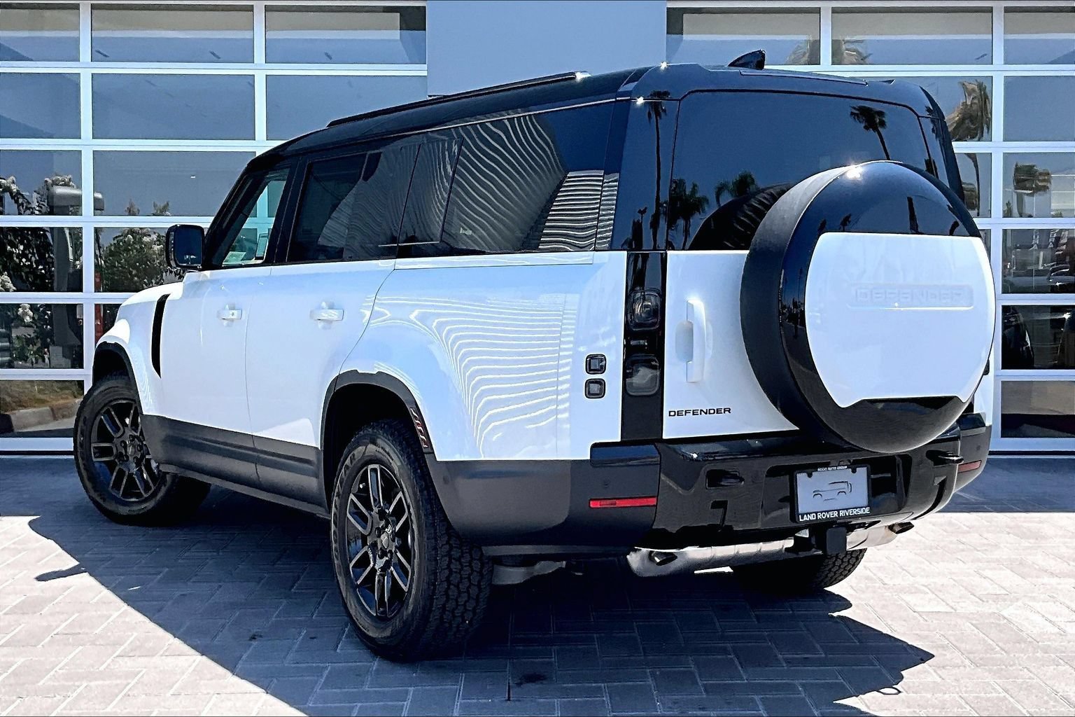 New 2026 Land Rover Defender 130 S AWD/4WD image 3