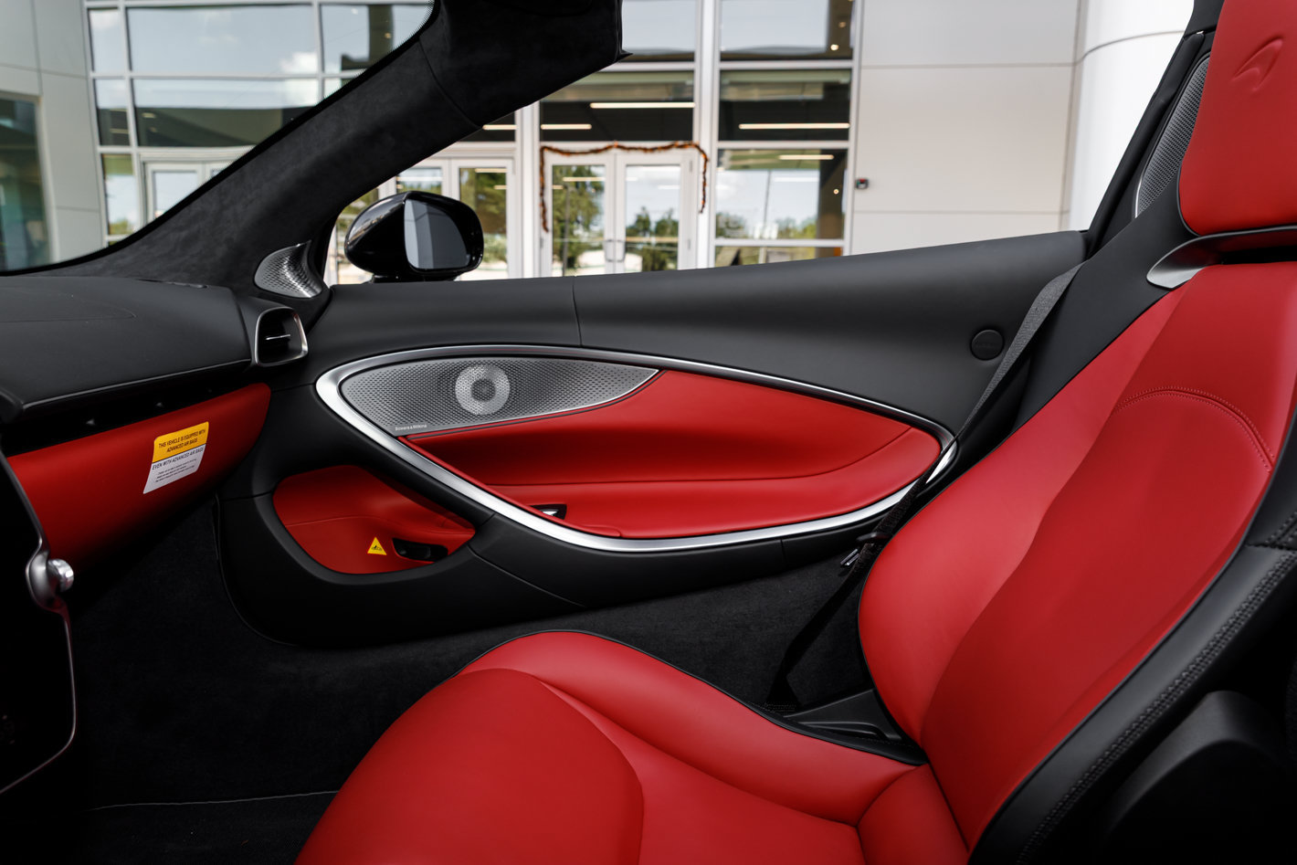 Used 2026 McLaren Artura Spider RWD image 44