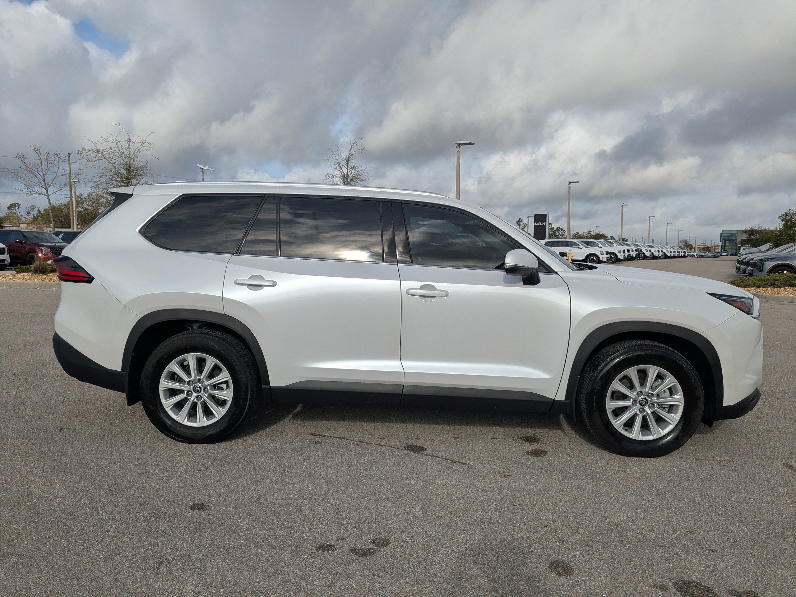 Used 2025 Toyota Grand Highlander AWD Hybrid image 4