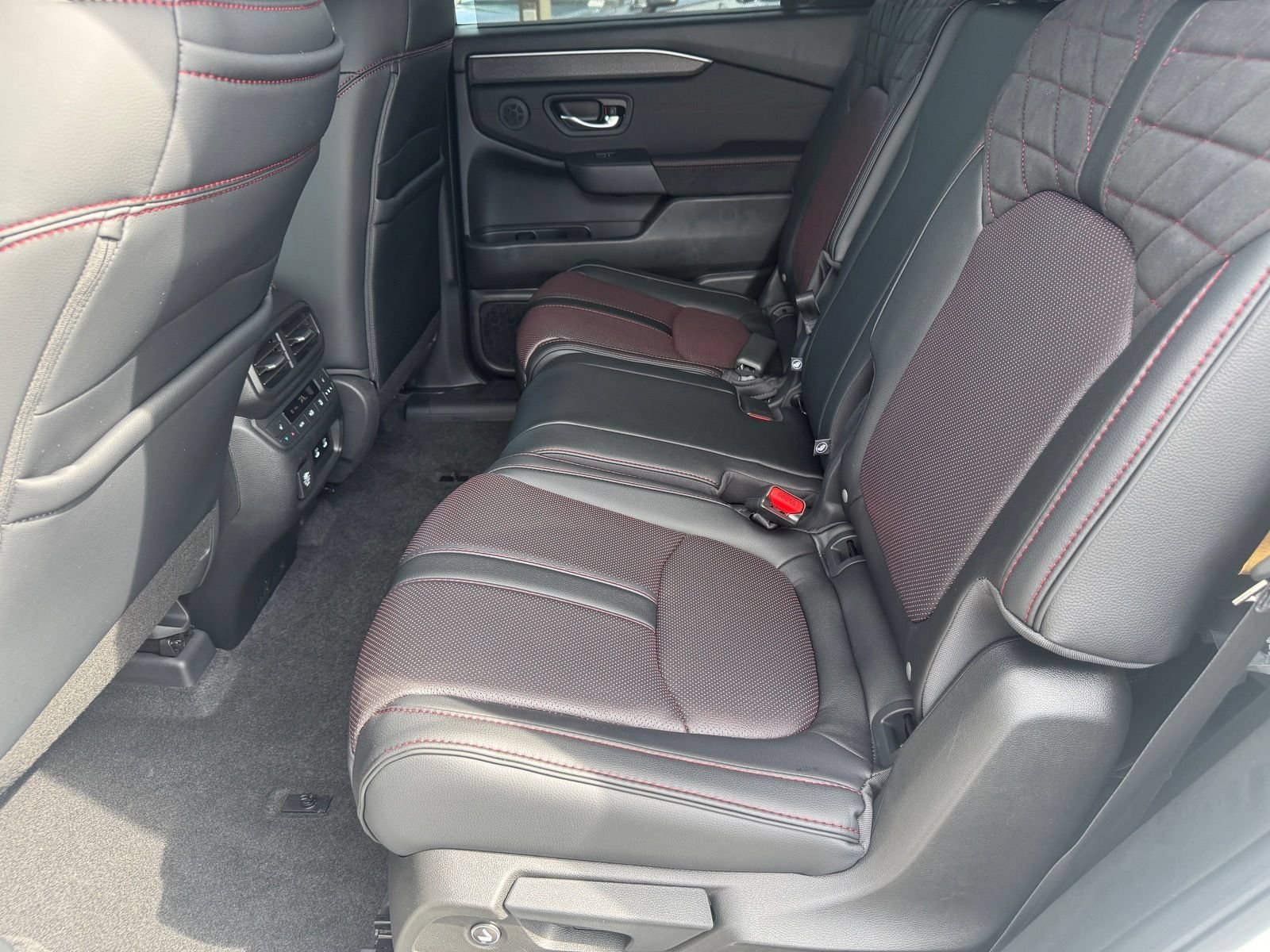 New 2026 Honda Pilot Black Edition image 16