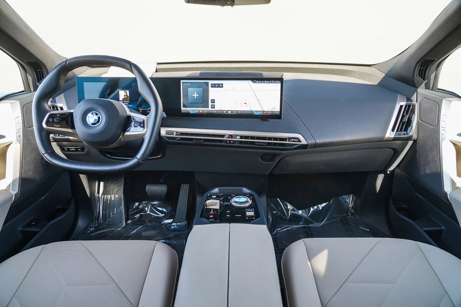 Used 2025 BMW iX xDrive50 image 13