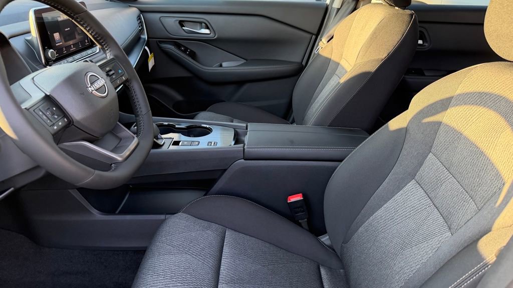 New 2026 Nissan Rogue SV FWD image 10