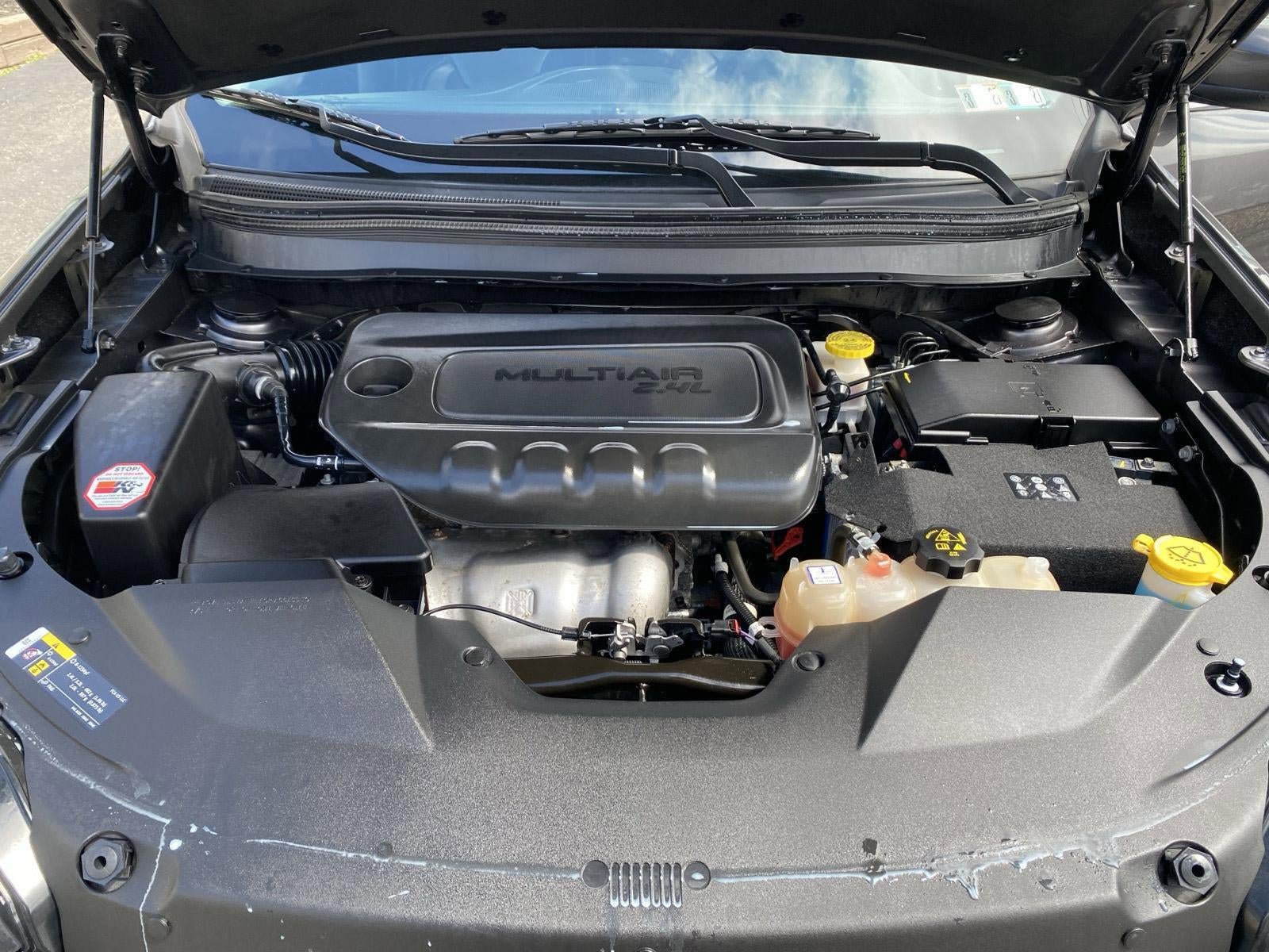 Used 2020 Jeep Cherokee Latitude Plus w/ Cold Weather Group image 19