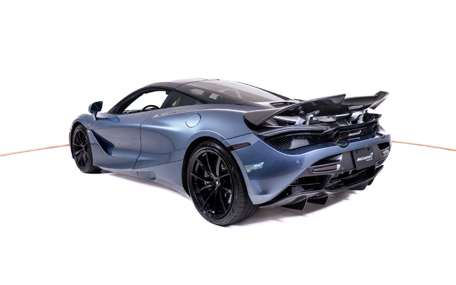 Used 2019 McLaren 720S RWD image 3