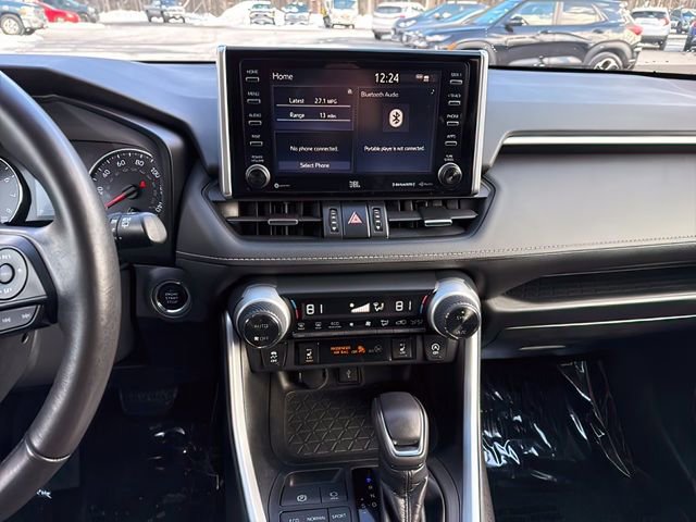 Used 2020 Toyota RAV4 XLE Premium image 23
