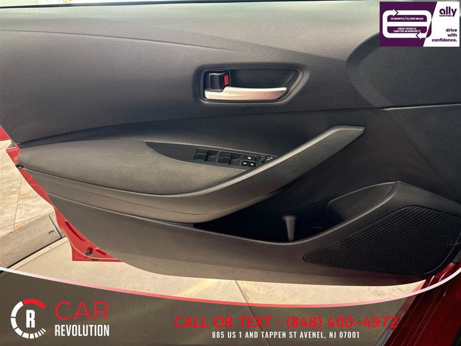 Used 2021 Toyota Corolla LE FWD image 32